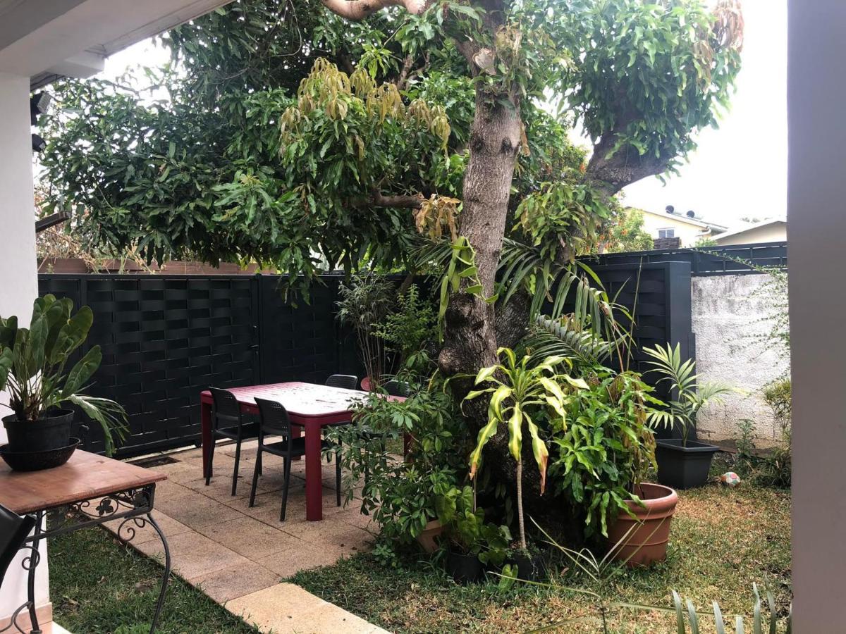 Appartamento Meuble Le Manguier Saint Pierre Esterno foto