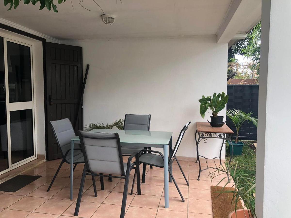 Appartamento Meuble Le Manguier Saint Pierre Esterno foto
